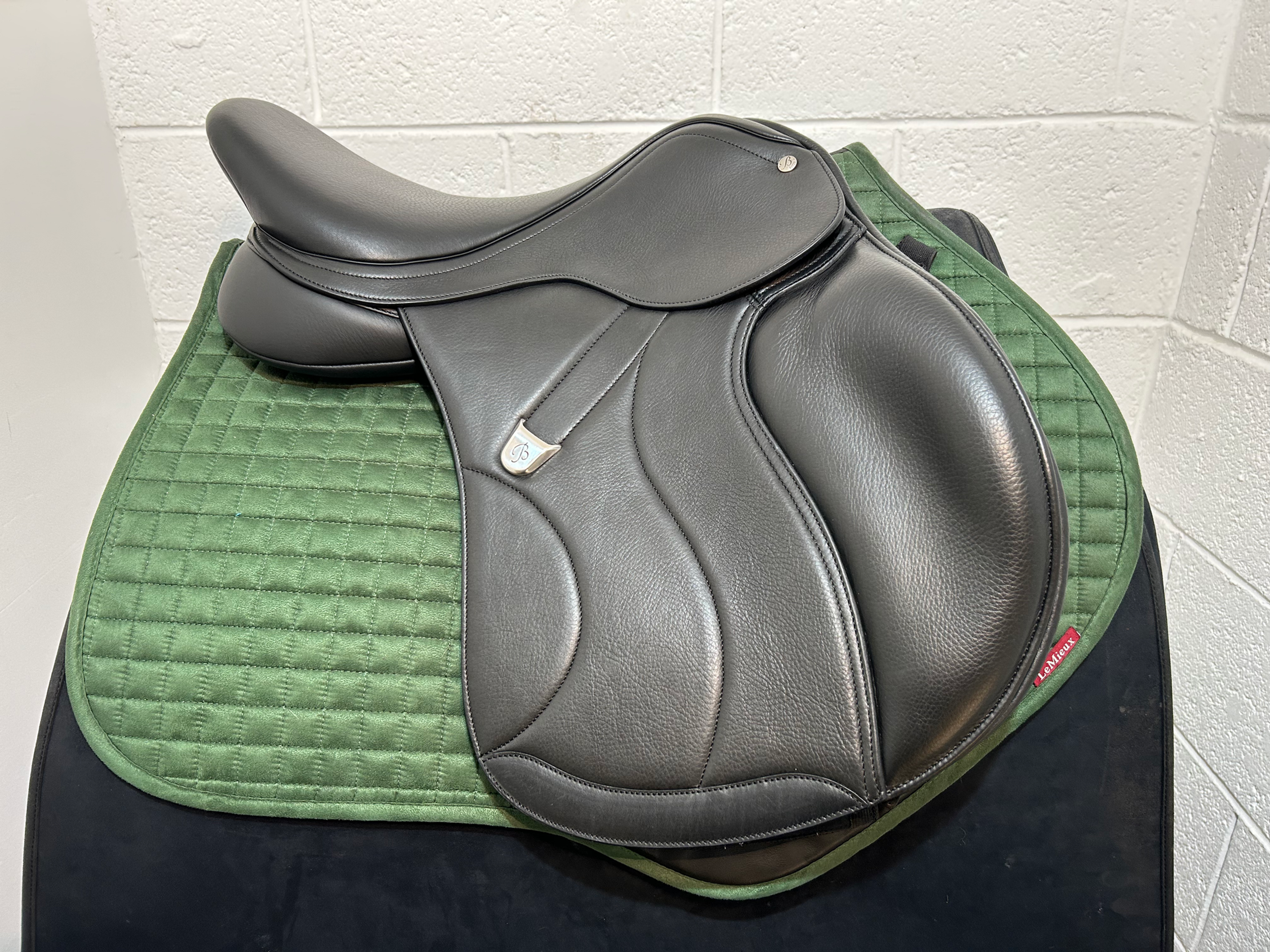 NEW BATES AP SC+ GP 16.5" ADJUSTABLE BLACK SADDLE