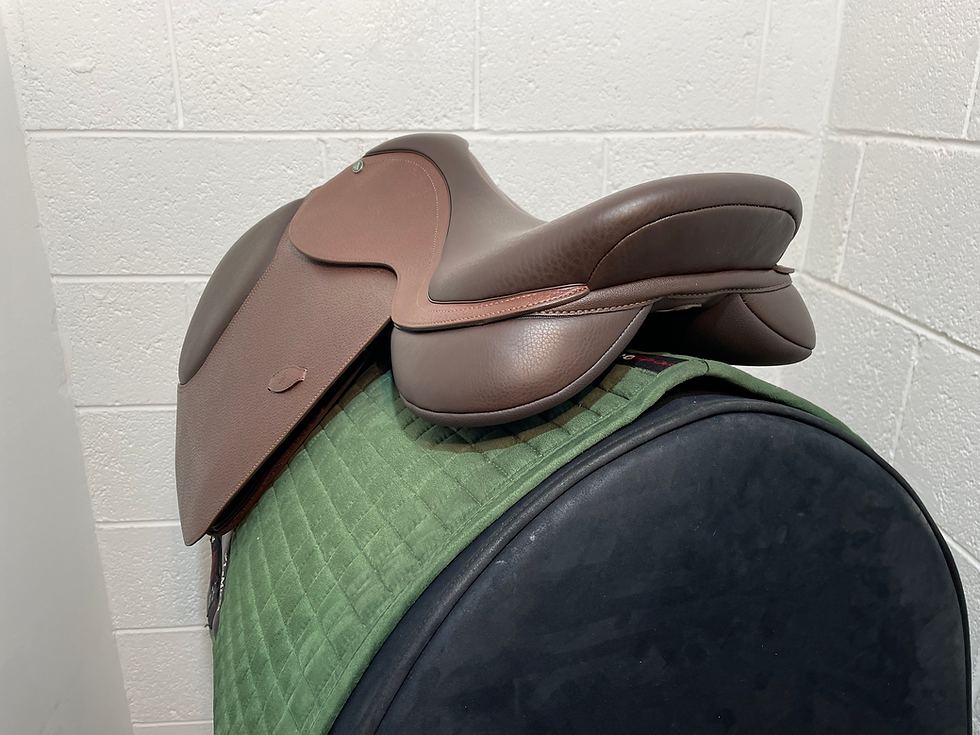 Thumbnail: NEW ARENA JUMP 18" ADJUSTABLE BROWN SADDLE