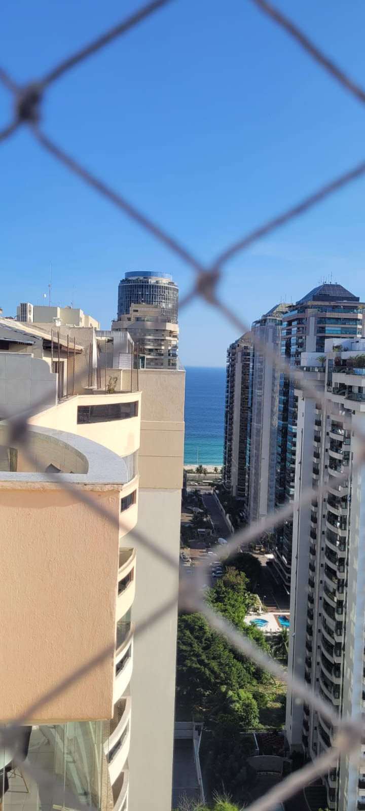 20 Vista parceial do mar