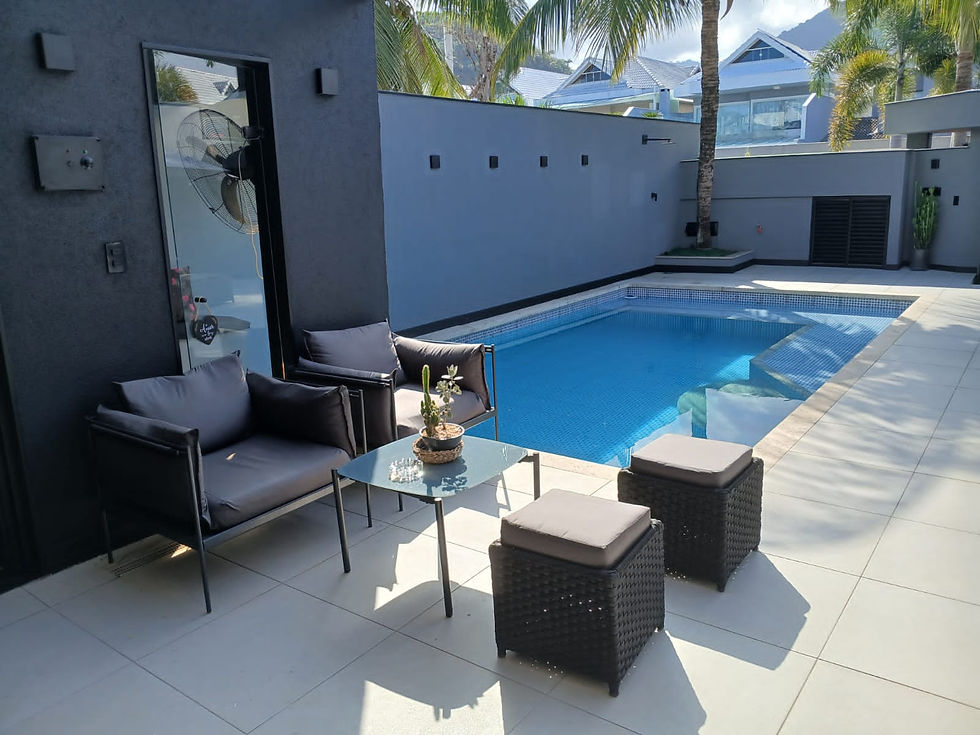 2 Piscina e varanda