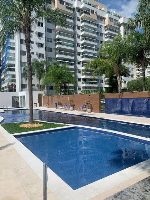 1 Piscina e detalhe da fachada