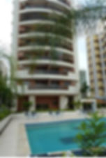 1 Piscina a fachada do edifício