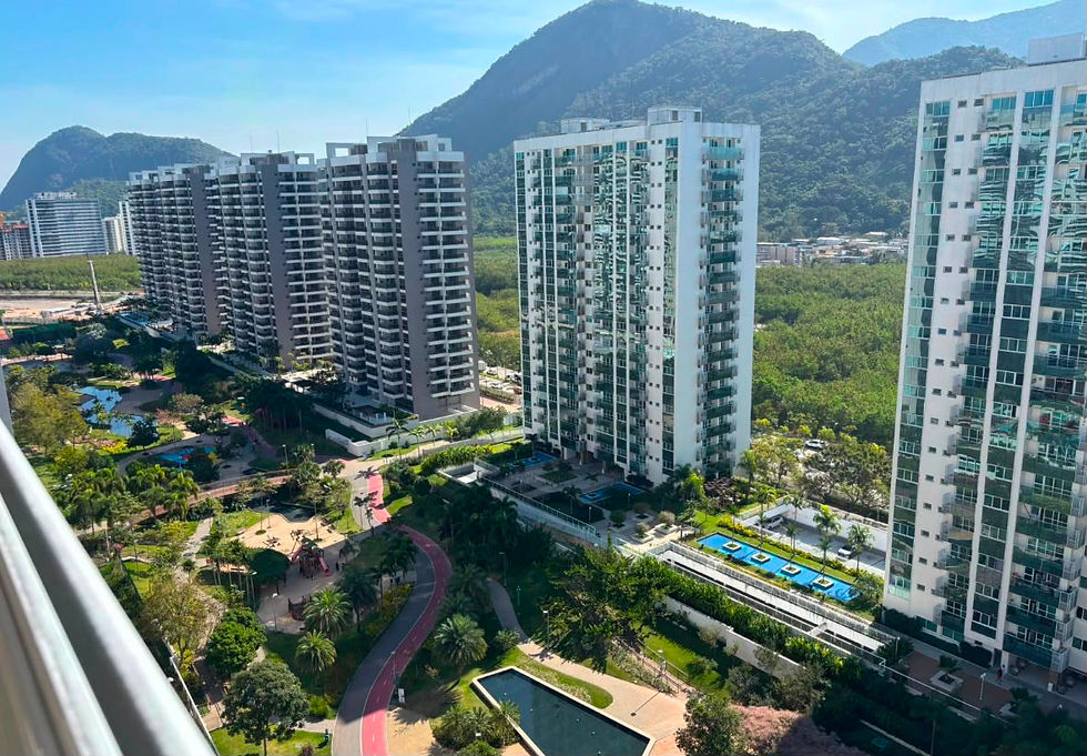2 VISTA A VARANDA GOURMET COM CORTINA DE VIDRO E PAINEIS