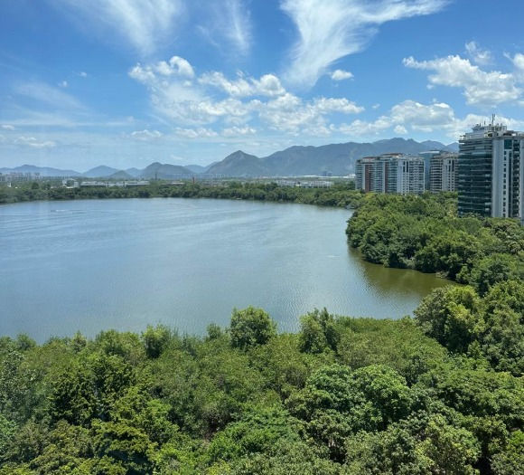 01 Vista da lagoa e montanhas