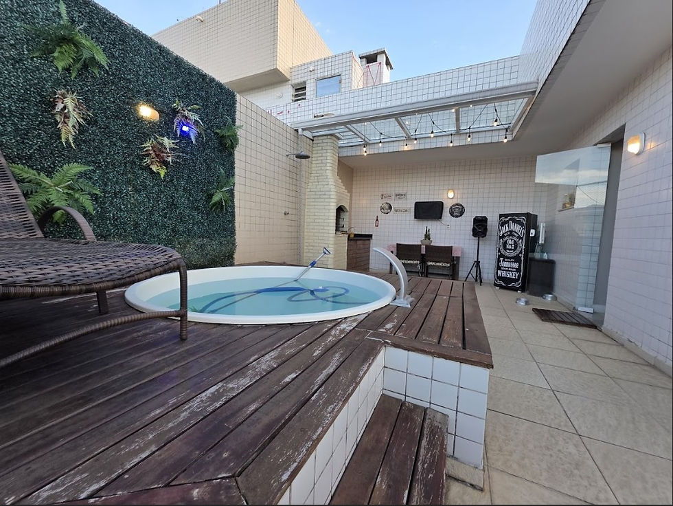 2 Terraço descoberto com piscina e churrasqueira