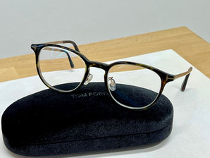 「両眼視機能補正・遠近両用メガネ」早目に掛けていくことがメガネ度数進行予防にもつながります。