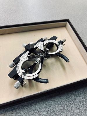 こだわりのメガネ度数検査機器