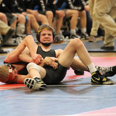 Bulldog Wrestlers go 2-1 at Cannon Falls Duals