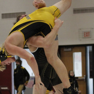 Bulldog Wrestlers Split 4 Duals