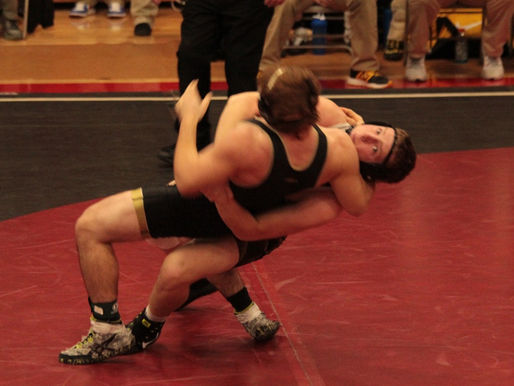 Bulldog Wrestlers Sweep W-K Triangular