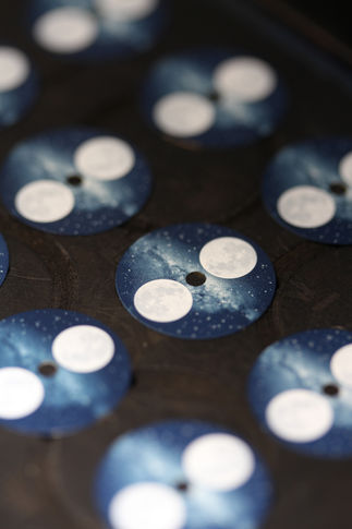 Laser femto disque de lune ajs production fabrication disque de lune