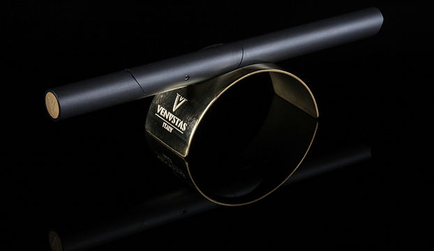 Piston filler luxury fountain pen in carbon fiber | Magna