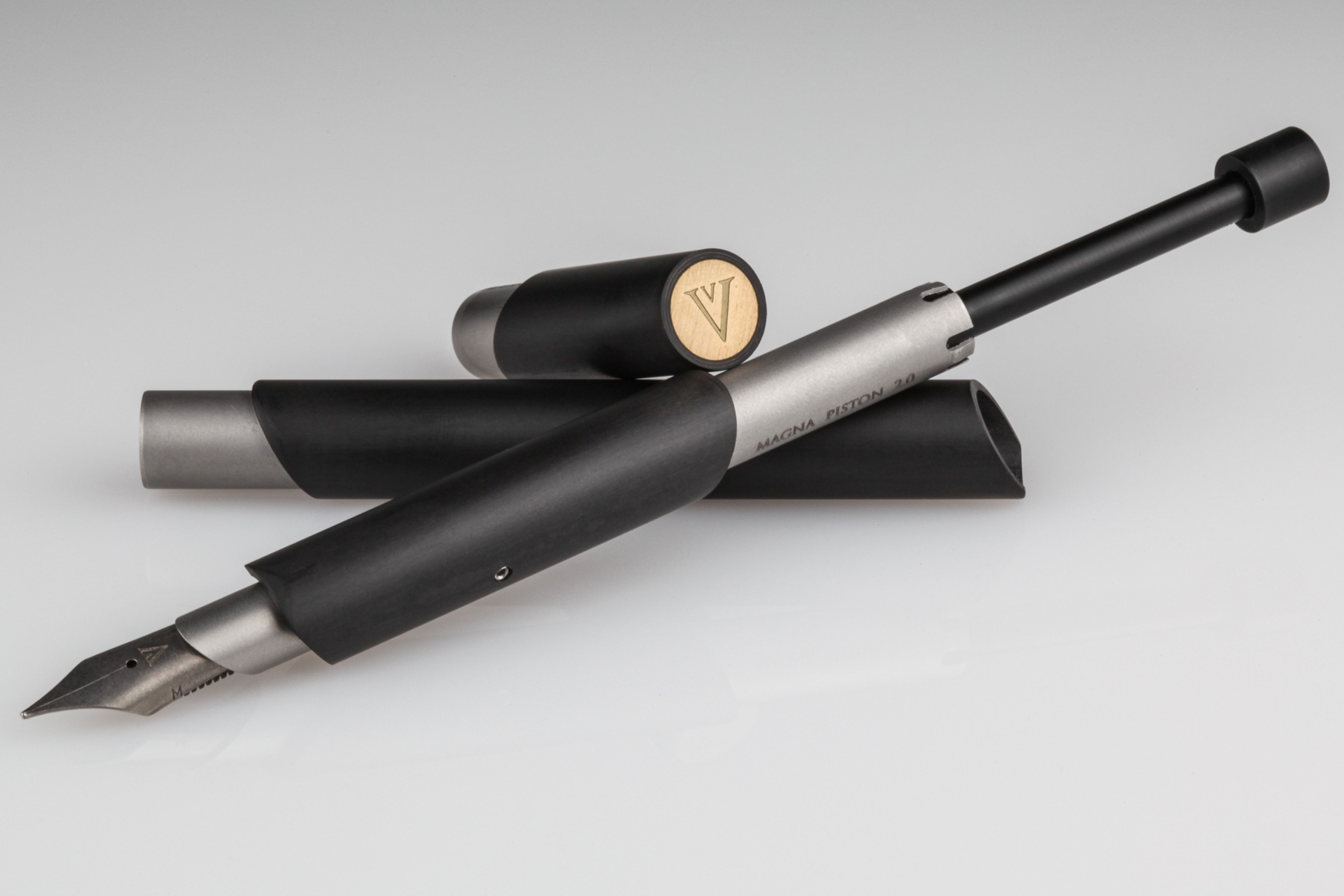 MAGNA 2.0 Piston filler fountain pen