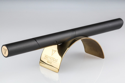 【VENVSTAS】MAGNA 2.0 ピストンフィラー チタンFニブ Magna Piston filler fountain pen in linear carbon fiber