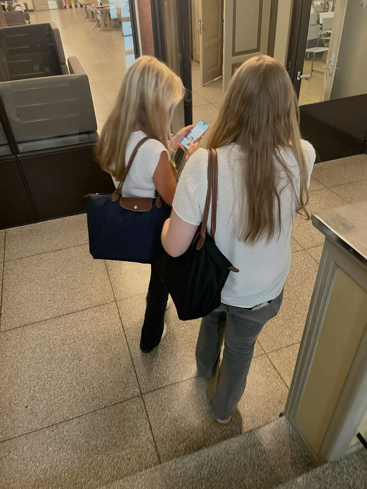 How to Curate Your Perfect Class Bag