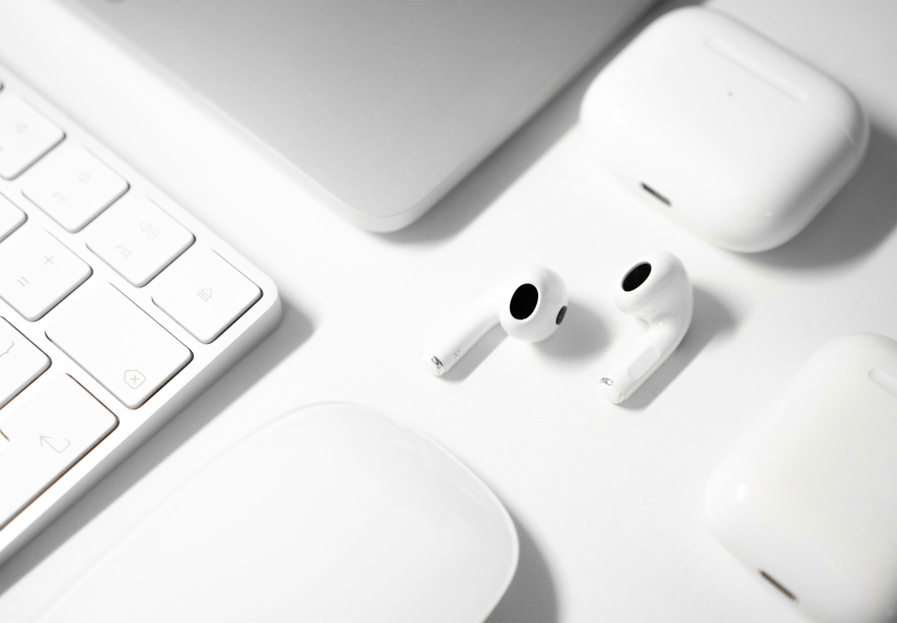 Apple-accessories.jpg