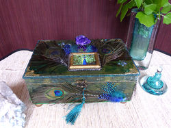 Peacock Jewelry Box – in setting