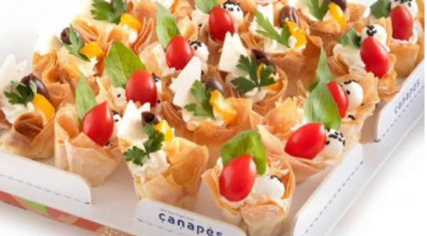 מגשי אירוח חלביים/קינוחים