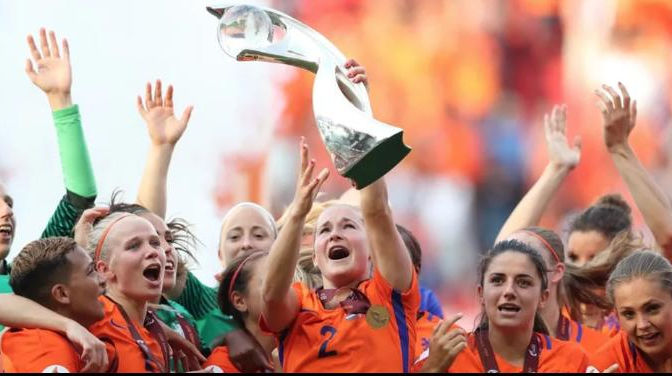 Eurocopa Feminina Adiada para Julho de 2022