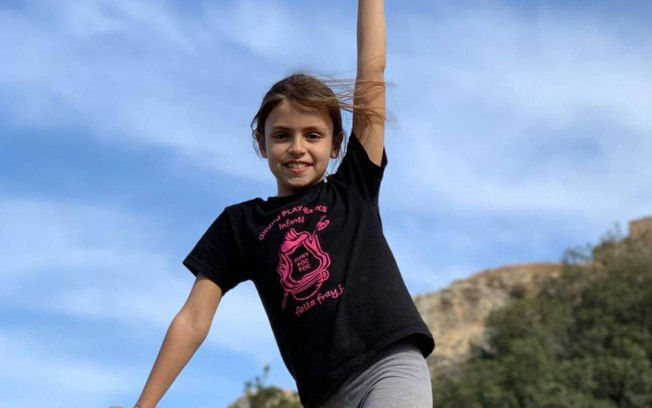 Menina de 8 anos pede à Pampini um álbum de figurinha