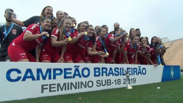 GURIAS COLORADAS EMPATAM COM O SÃO PAULO E FATURAM O TÍTULO