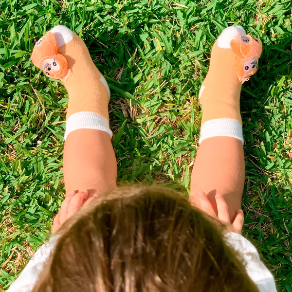 Sloth Boogie Toes Rattle Socks - Image 3