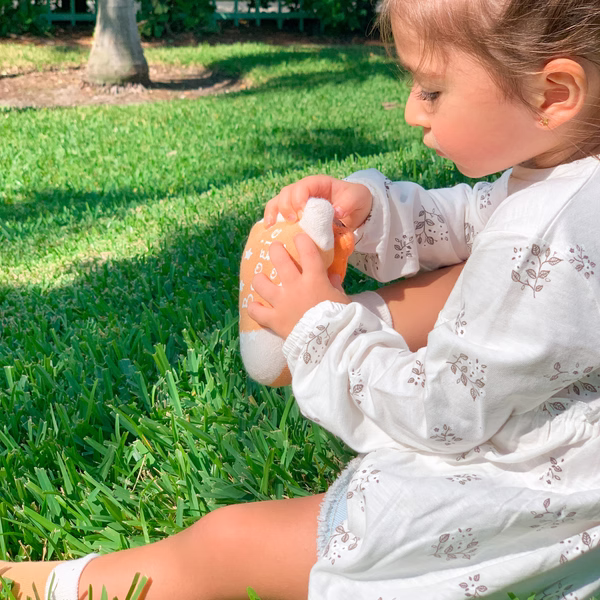 Sloth Boogie Toes Rattle Socks - Image 4