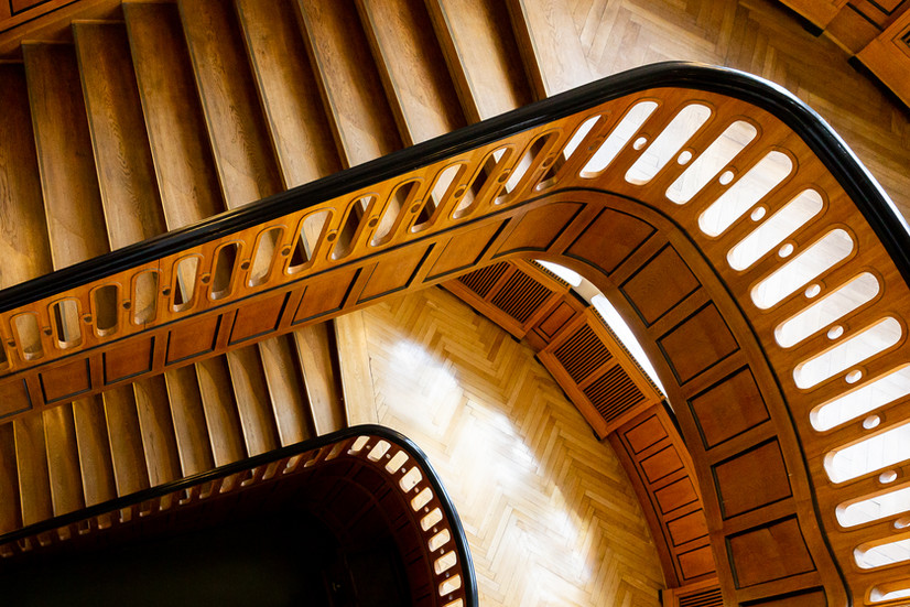 Die berühmte und eine der meistfotografierten Treppen des Standesamtes Treptow Köpenick