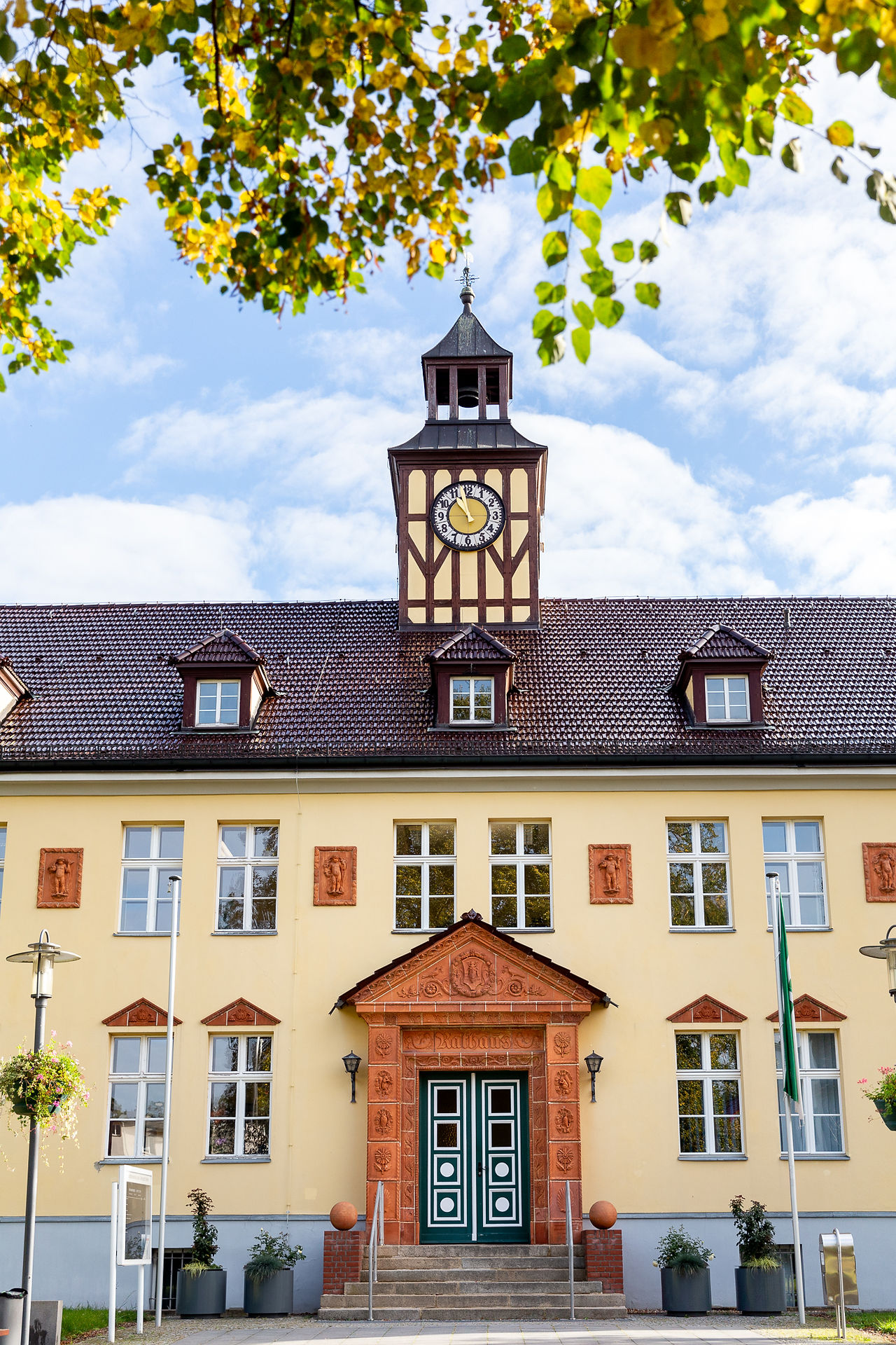 Rathaus und Standesamt Velten