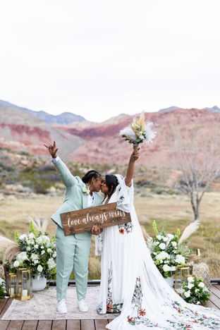Las Vegas Wedding & Elopement Photographer