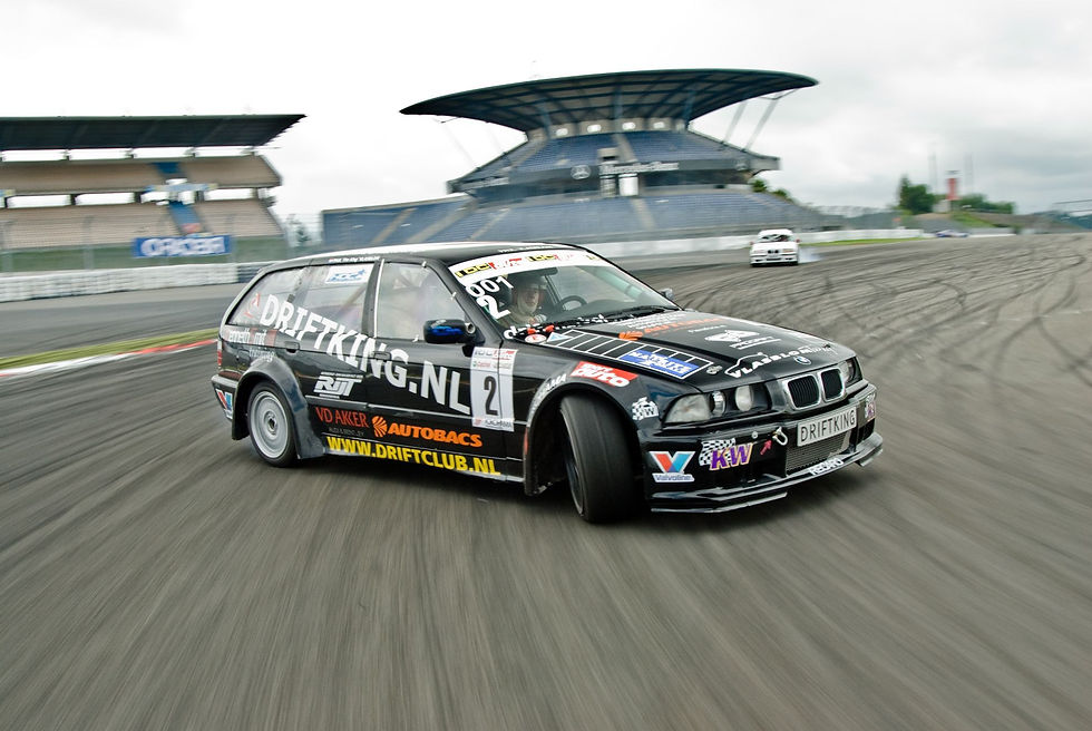 bmw-e36-touring-drifting.jpg
