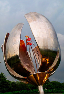 " Living Steel Flower "