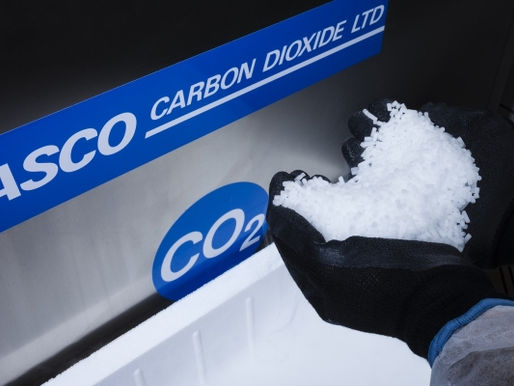 Dla kogo tak naprawdę jest suchy lód? Sprawdź, gdzie znajduje zastosowanie