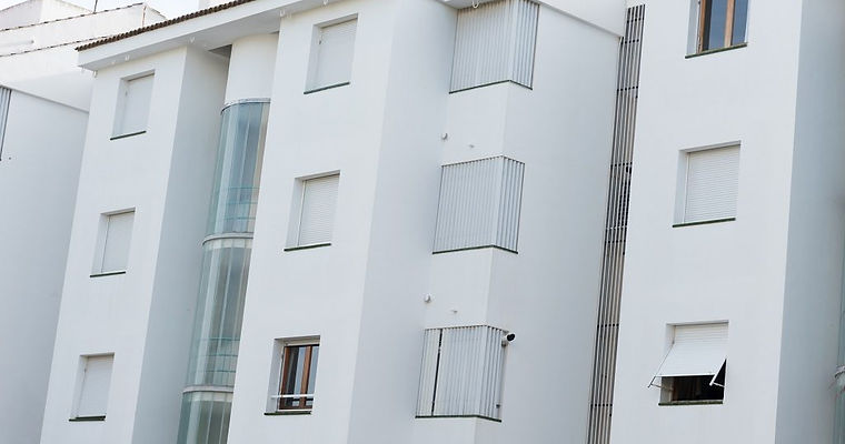 Ventajas-pintar-edificios-de-blanco-1024x683.jpg