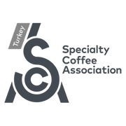 SCA nedir – Specialty Coffee Association Türkiye logosu, kahve endüstrisinde kalite standartlarını temsil eden resmi logo