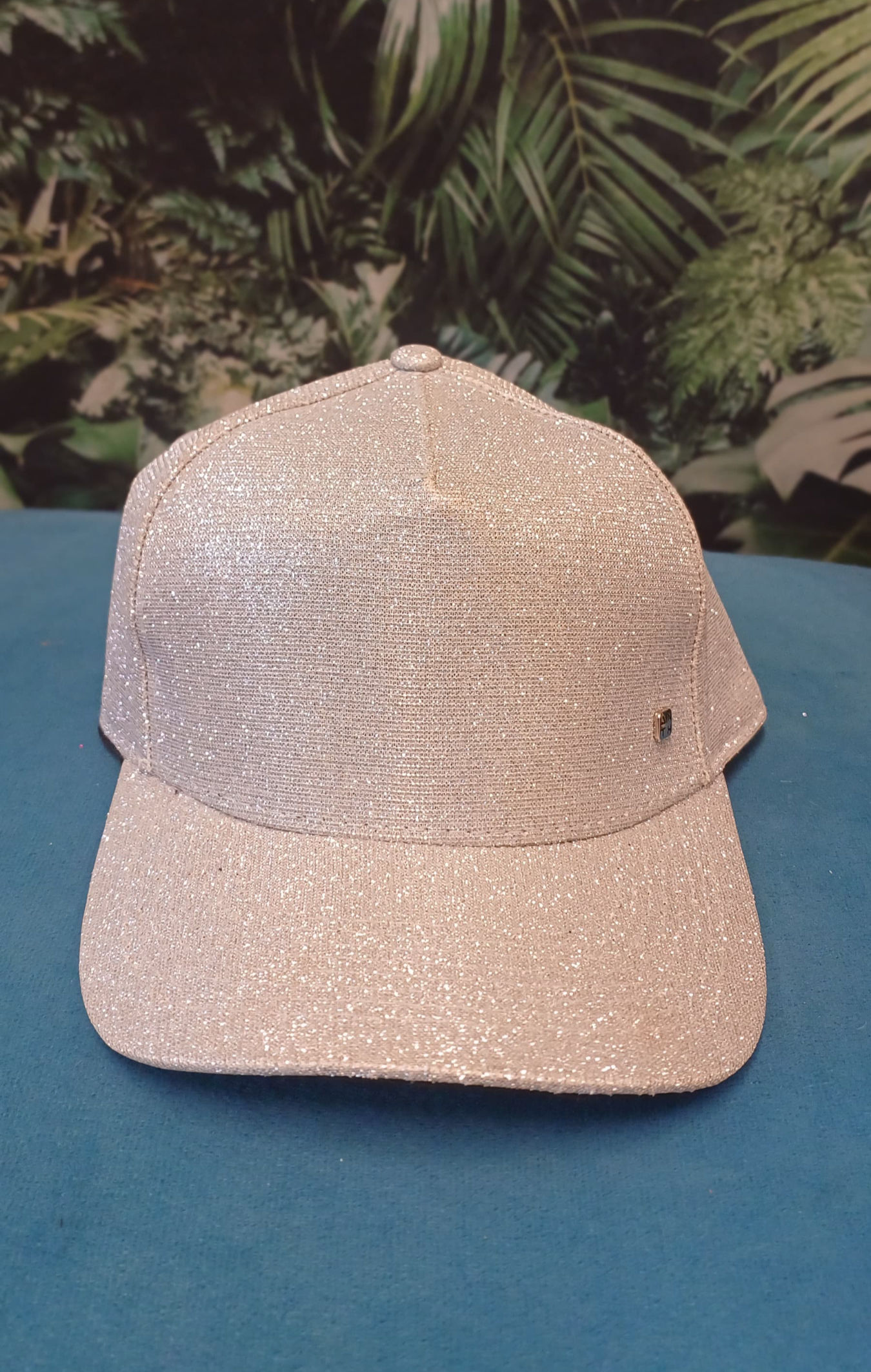 Boné Anth Co brilhoso prata