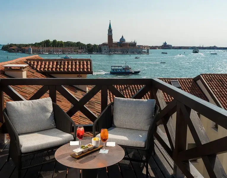 Ca_di_Dio__desk_camere_altana_suite_766x600.webp