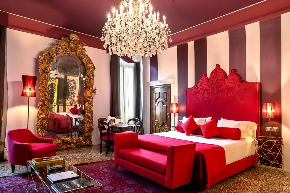 excessvenicehotel_deluxeJScanalview_room_04-compress-0.webp
