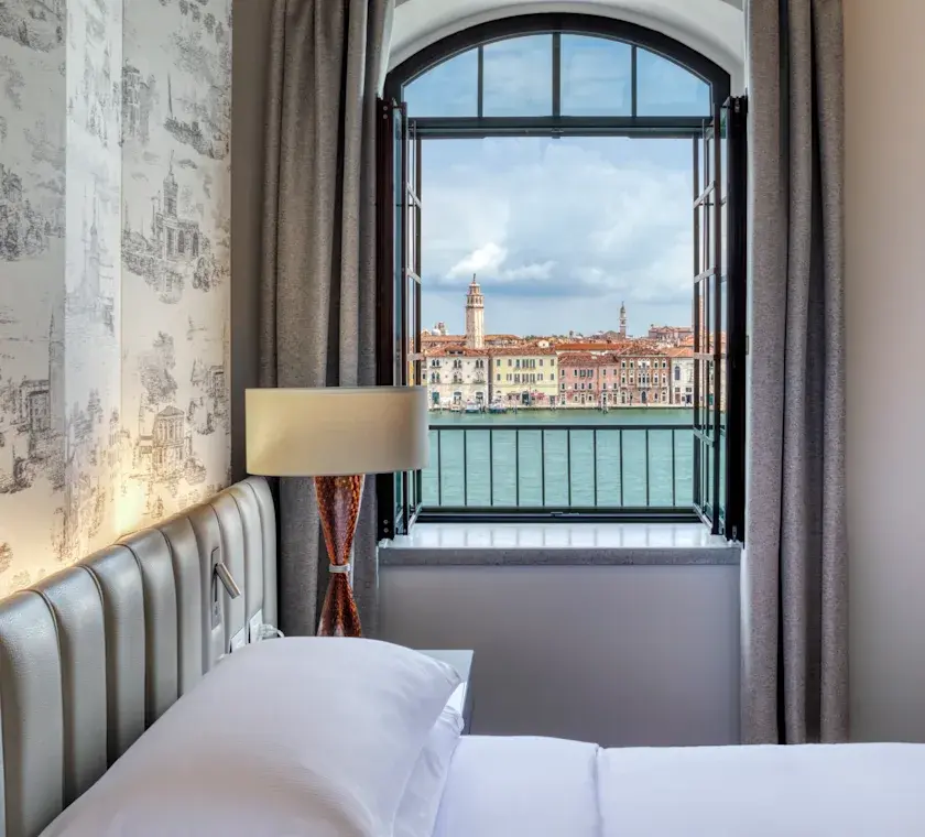 HiltonVenice_TowerSuite (1).webp