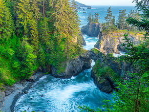Natural Bridges. Samuel H. Boardman State Park. Oregon Coast.