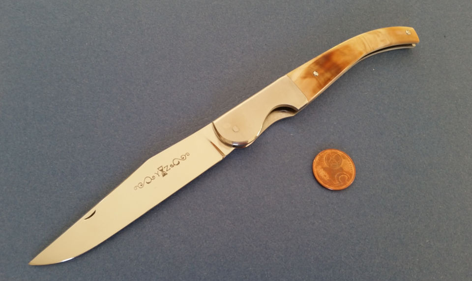 couteau pliant fin et élégant à cran d'arrêt par pièce de monnaie