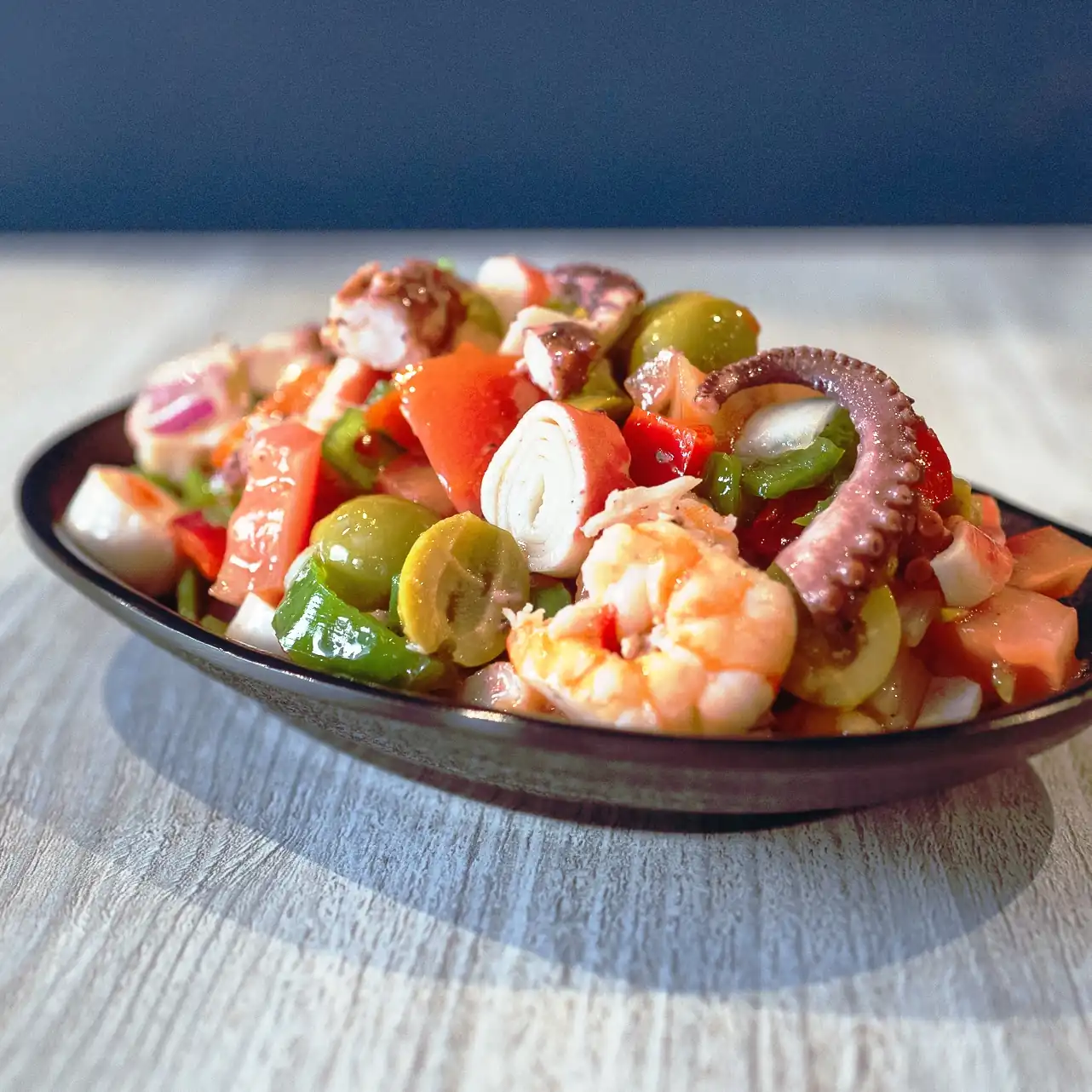 Degustación de tapas durante el Málaga Tapas Tour por el centro histórico de la ciudad de MálagaTurismo.es