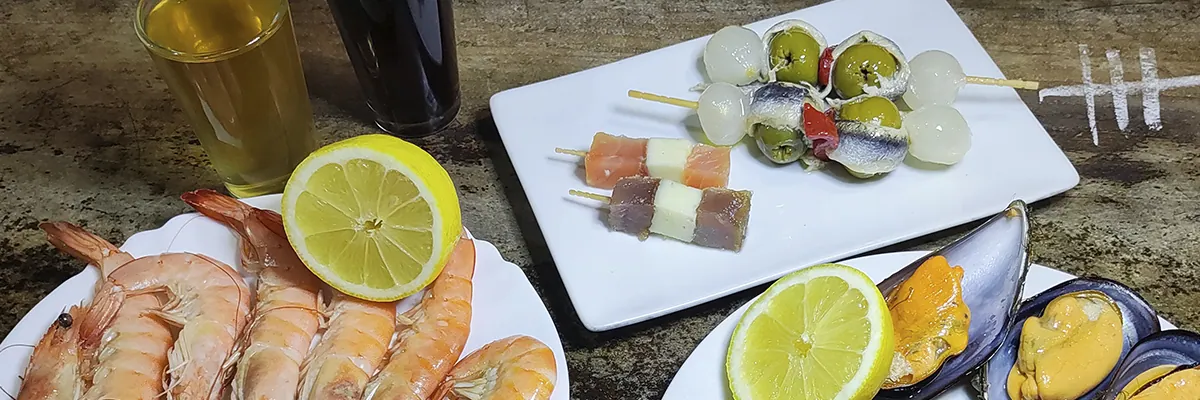 Degustación de tapas durante el Málaga Tapas Tour por el centro histórico de la ciudad de MálagaTurismo.es