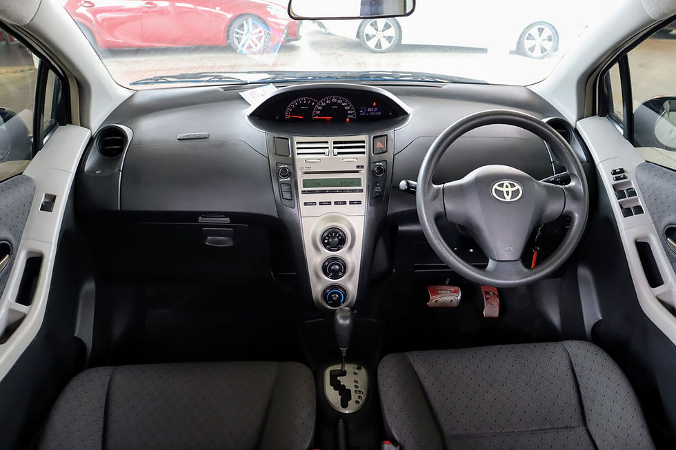 Thumbnail: TOYOTA YARIS 1.5 J AT 2012