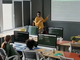 Fast-Track to Top Colleges|Vinci’s Dual Prep for USACO & USAAIO Is Underway!