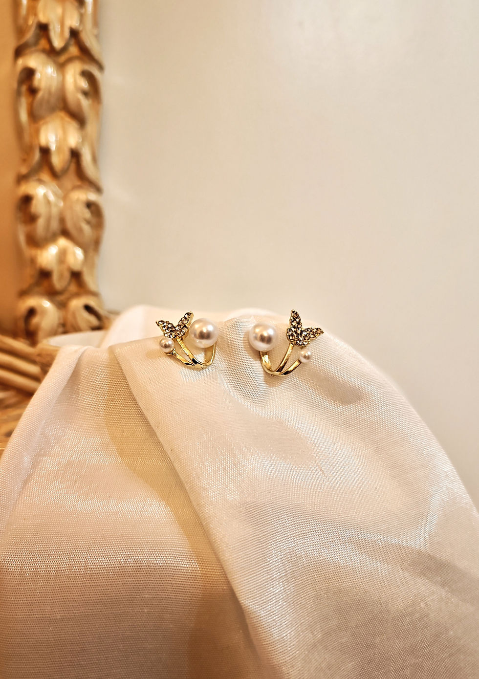 Rhinestone Butterfly 2 Pearls Earrings