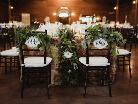 Who sits at the top table at a wedding?