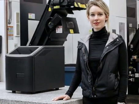 Theranos la empresa que llego a valer miles de millones de dólares pero resulto un fraude....
