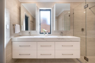Modern double vanity with shaker drawers and full-wall mirror – Attadale, Perth