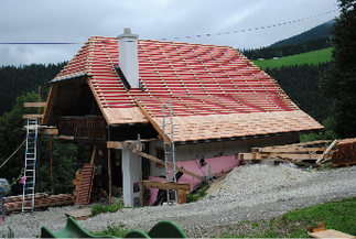 Das Dach mit Schindeln decken